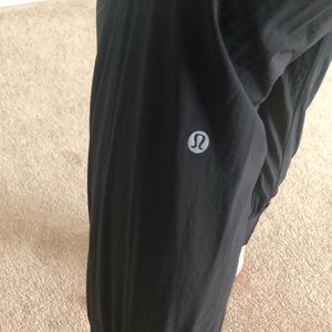 Lululemon black joggers pants